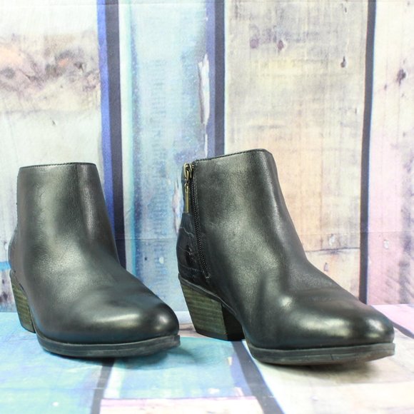 CLARKS Black Croc Leather Side Zip Fashion Ankle Boots Size 8.5 M - Picture 3 of 9